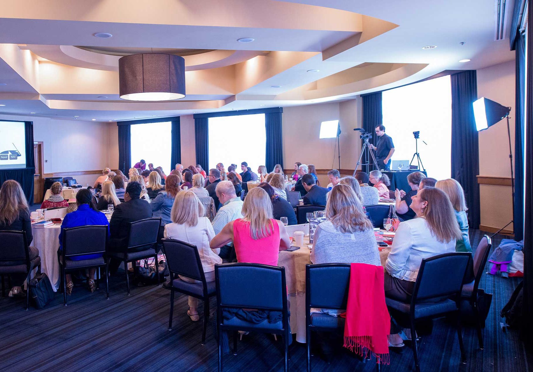 meeting-business-936059_1920 meeting-business-936059_1920